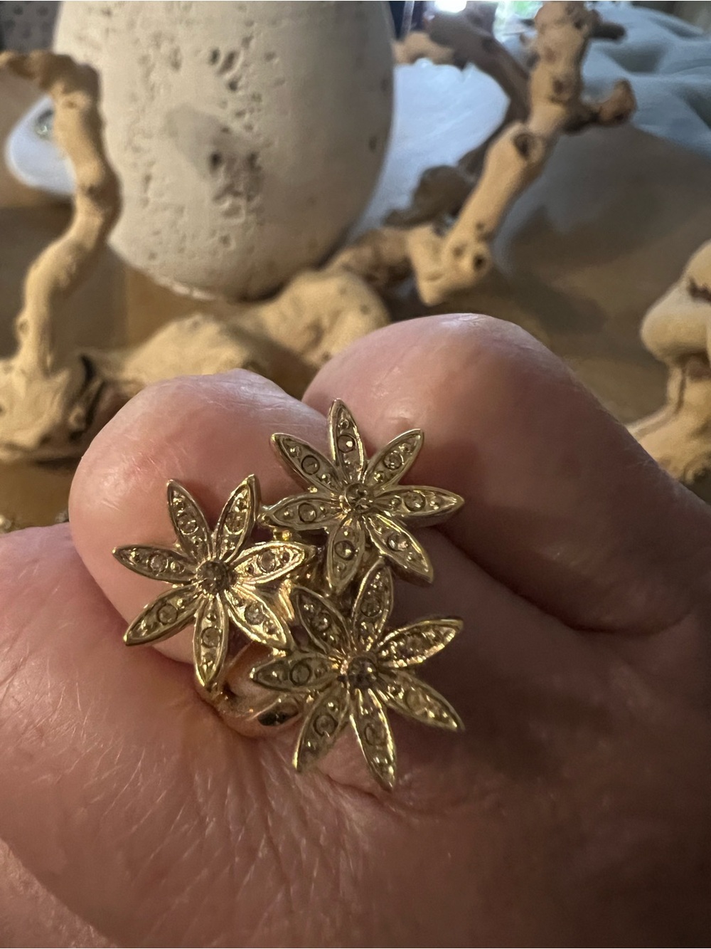 Vintage Liz Clairbone Gold Floral Cluster Ring - Women's Jewelry Size 8